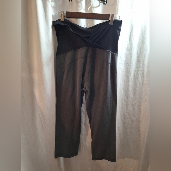 Isabel large cross over front maternity pants - Picture 2 of 6